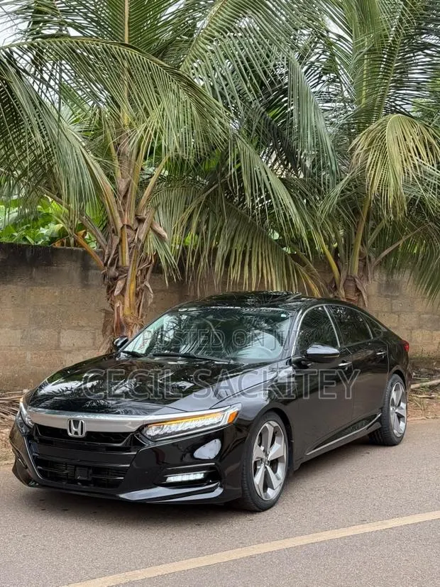 Honda Accord Touring 2.0T 2018 Black · Photo 1