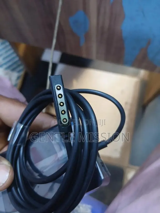 Adapter for Magnet Surface Laptop · Photo 1