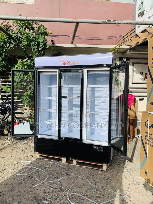 Text Us for Your 780l Three Doors Pearl Display Fridge · Photo 1
