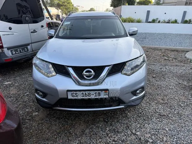 Nissan Rogue S AWD 2016 Silver · Photo 1
