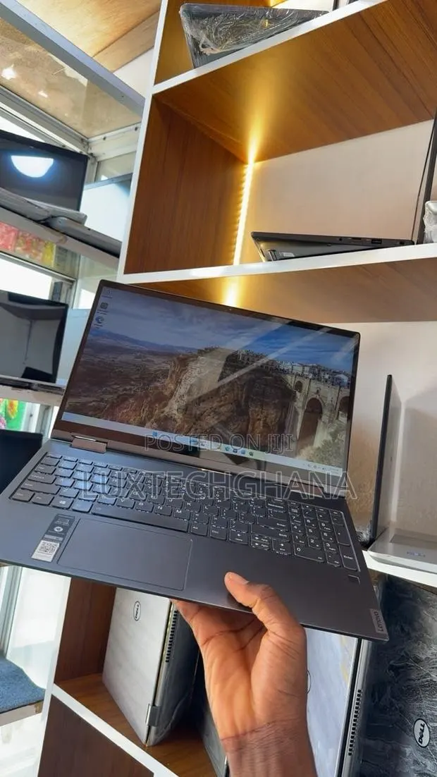 Laptop Lenovo Yoga C740 12GB Intel Core i5 SSD 256GB · Photo 1