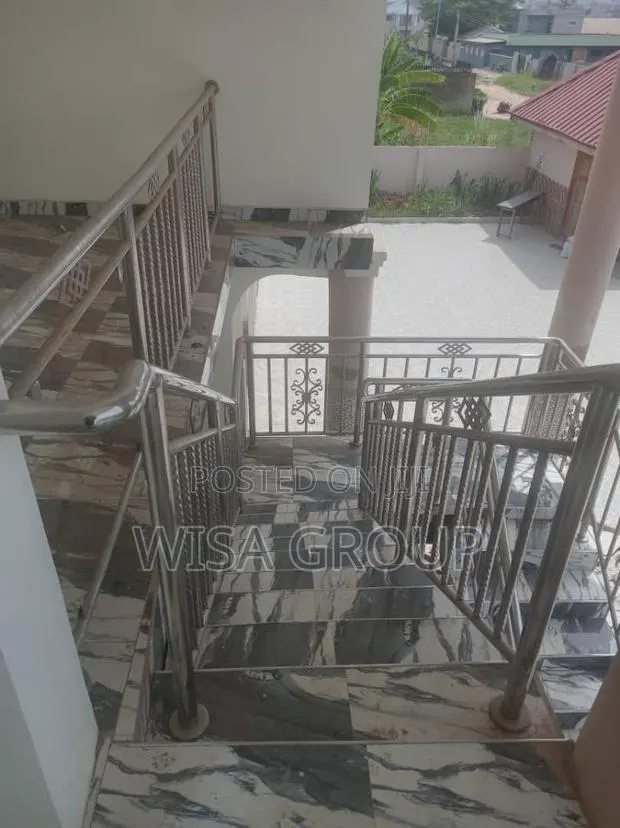 7bdrm Duplex in Wisa Groups, Accra Metropolitan for rent · Photo 1
