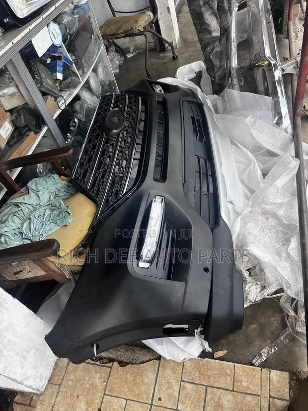 Ford Explorer 2022, 2023, 2024 Front Bumper Complete · Photo 1