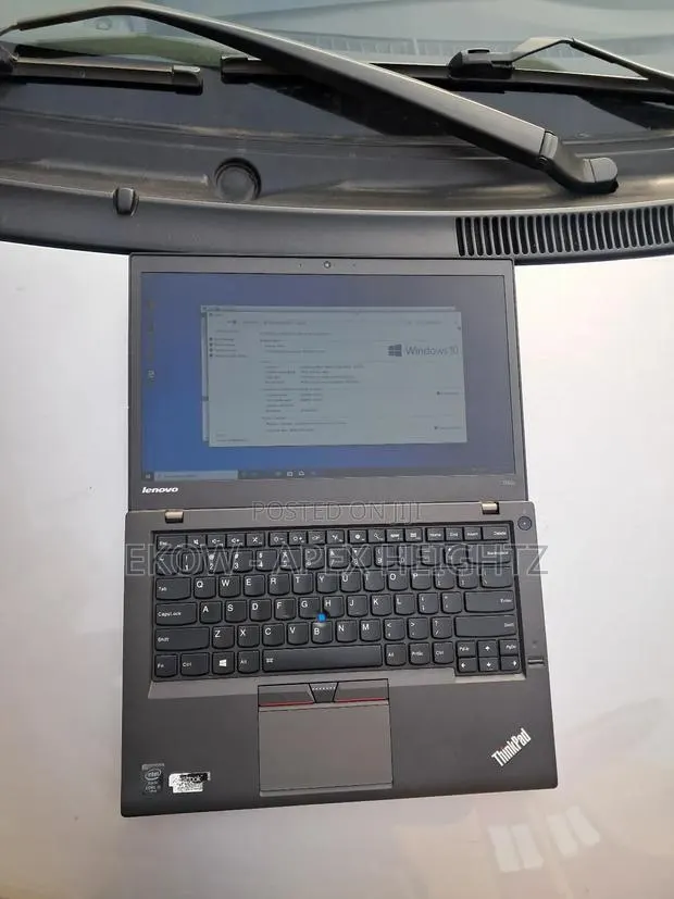 Laptop Lenovo ThinkPad T450 4GB Intel Core I5 SSD 250GB · Photo 1
