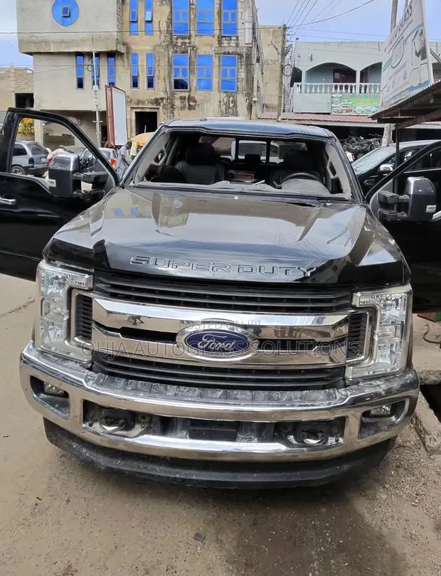 2017 Ford F250 Windscreen Available · Photo 1