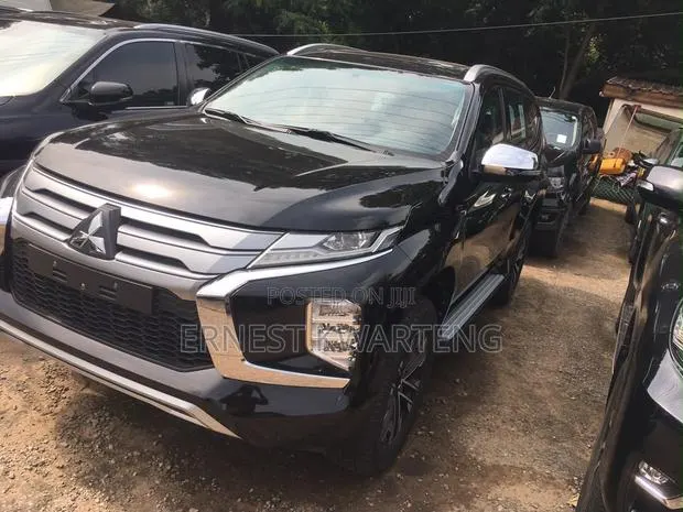 New Mitsubishi Montero Sport 2023 Black · Photo 1
