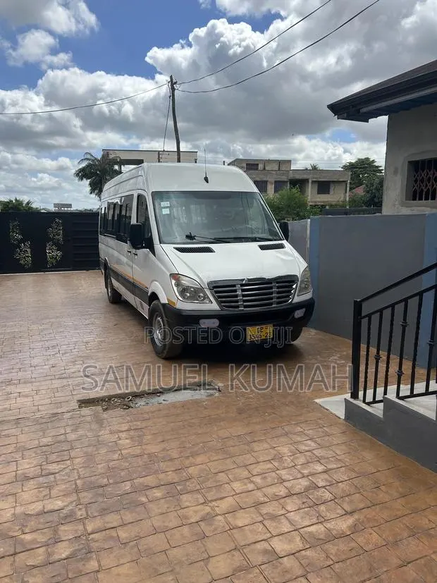 Mercedes-Benz Sprinter 2011 White · Photo 1