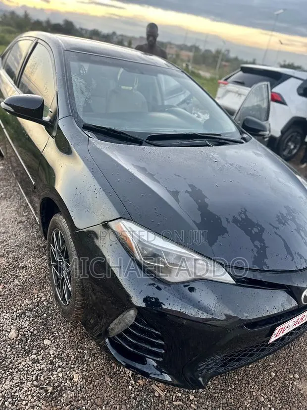 Toyota Corolla LE 4dr Sedan (1.8L 4cyl CVT) 2016 Black · Photo 1