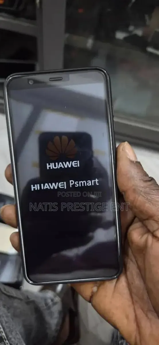 Huawei P smart 64 GB Black · Photo 1