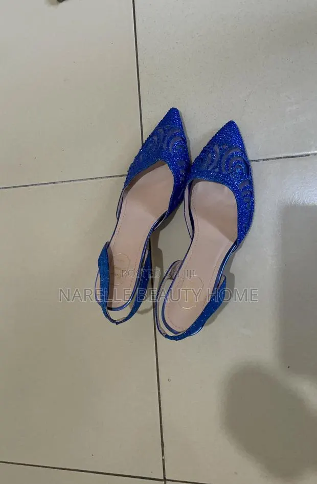 Size 39- Ladies Beautiful Blue Heels - Very Comfy · Photo 1