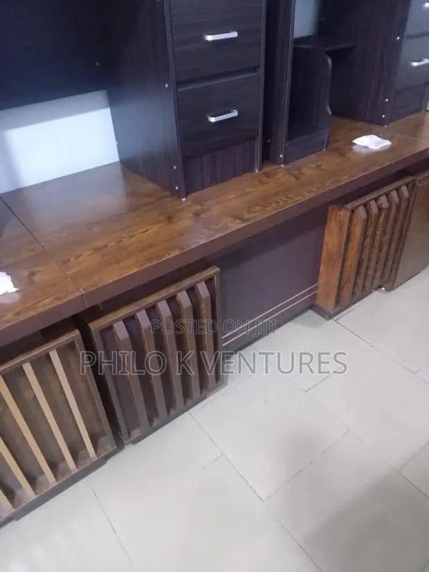 140cm Length Office Table · Photo 1