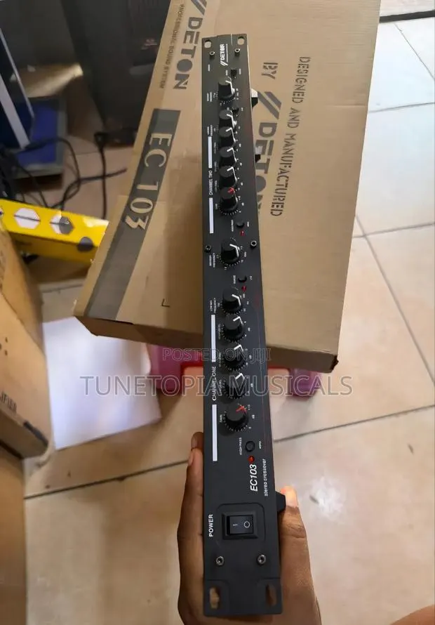 Deton Ec103 Professional Stereo Crossover. · Photo 1