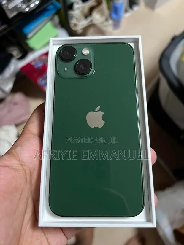 Apple iPhone 13 128 GB Green · Photo 1