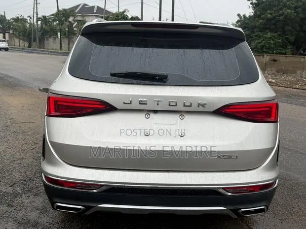 Jetour X90 1.5 FWD 2019 Gold · Photo 1