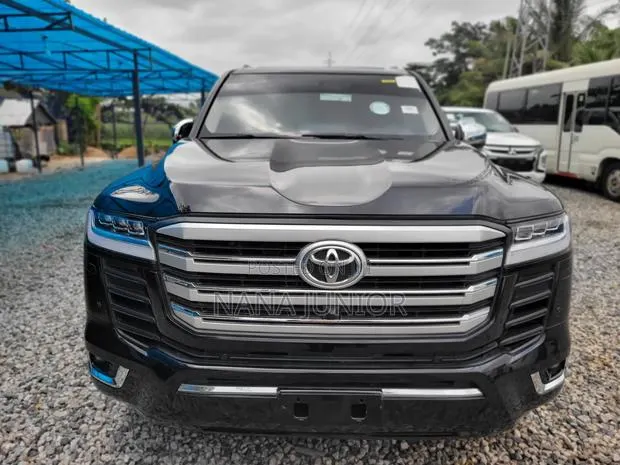 Toyota Land Cruiser 2022 Black · Photo 1