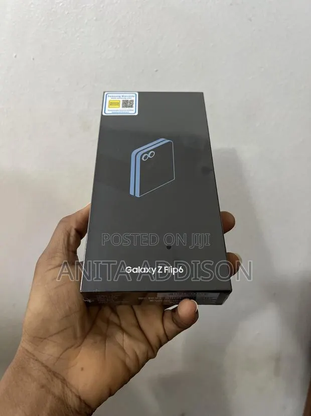 New Samsung Galaxy Z Flip6 256 GB Blue · Photo 1