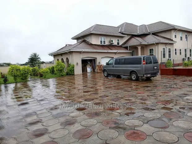 Furnished 9bdrm Villa in Ma Developments, Sunyani Municipal for Sale · Photo 1
