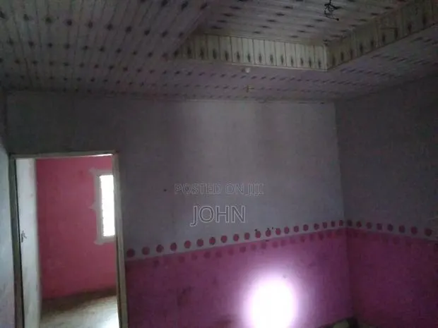 1bdrm Room & Parlour in Survivorestates, Manhean for rent