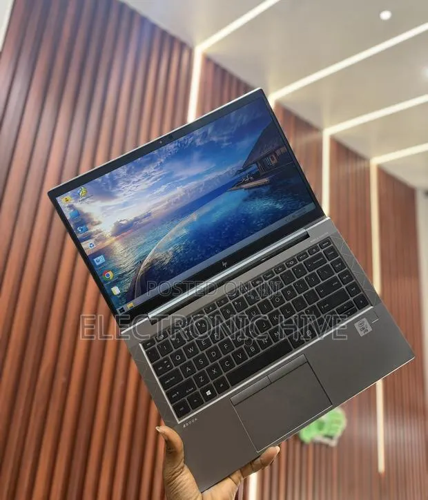 Laptop HP ZBook Firefly 14 G7 32GB Intel Core i7 SSD 1T · Photo 1