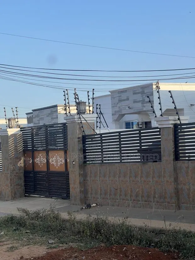3bdrm Bungalow in Adenta Ashiyie for rent · Photo 1