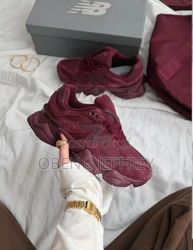 Original New Balance 9060 Burgundy Suede · Photo 1