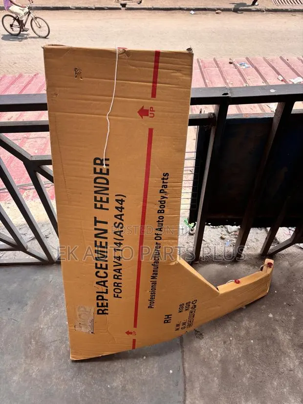 Toyota RAV4 Fender 2013 2014 2015 2016 2017 2018 · Photo 1