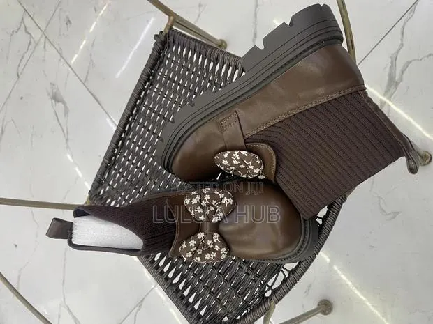 Kids Boot Shoes · Photo 1