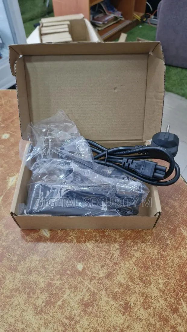 Dell Type C 65w · Photo 1