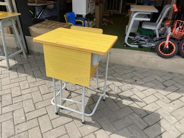 Learning Desk (Yellow) · Photo 1
