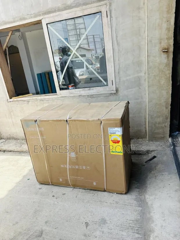 Grab the New Chest Freezer Single Door 281l Samsung · Photo 1