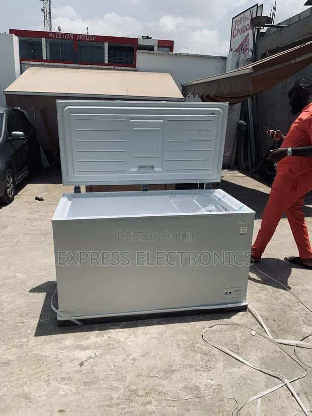 Best Buy for Less 418l Chest Freezer Midea · Photo 1