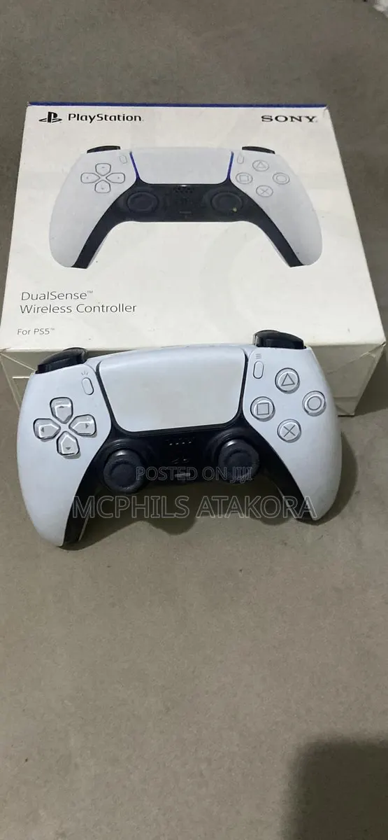 PS5 Dual Sense Controller · Photo 1