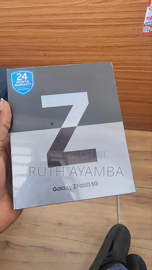 New Samsung Galaxy Z Fold 3 256 GB Black · Photo 1