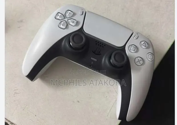 PS5 Dual Sense Controller · Photo 1