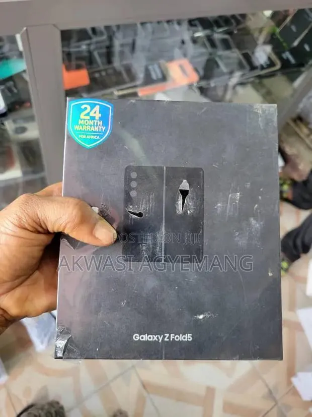 New Samsung Galaxy Z Fold 5 256 GB Blue · Photo 1