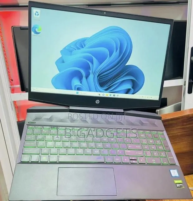 Laptop HP Pavilion 15 1GB Intel Core i5 SSD 512GB · Photo 4