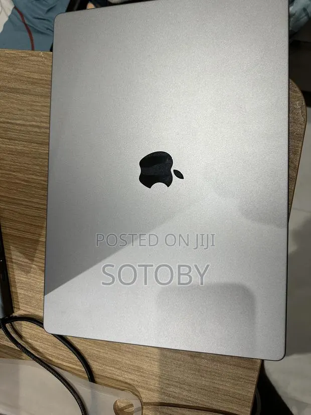 Laptop Apple MacBook Pro 16GB Apple M1 Pro SSD 512GB · Photo 1