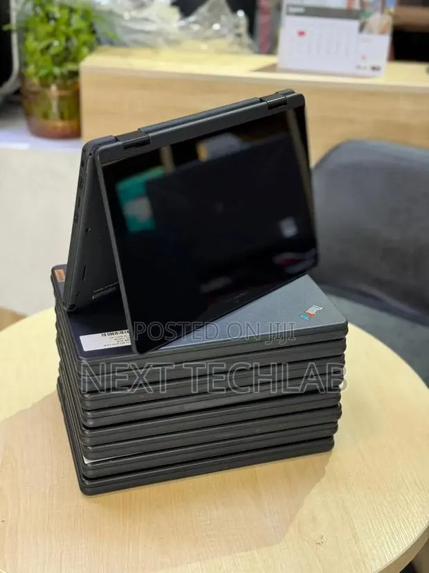 Laptop Lenovo Miix 3 4GB Intel Core I3 SSD 256GB · Photo 1