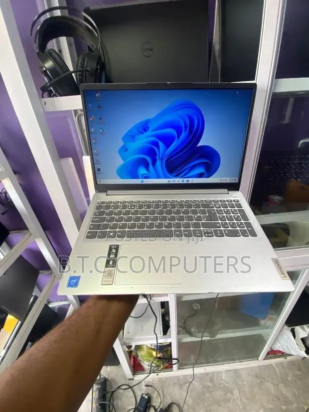 Laptop Lenovo Ideapad S145-15 4GB Intel Celeron SSD 256GB · Photo 1