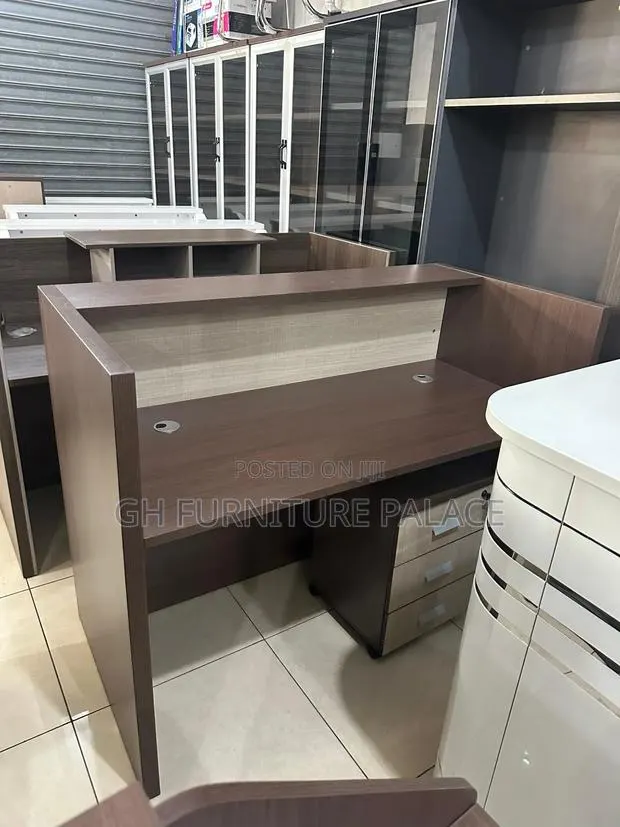 Reception Desk · Photo 1