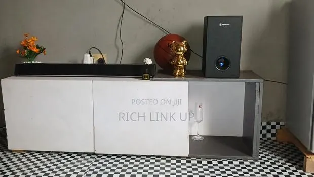 TV Console · Photo 1