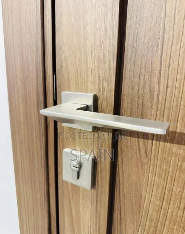 Separate Door Lock With Handle Door Locks · Photo 1