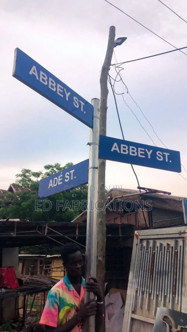 Signboard and Sign Post · Photo 1