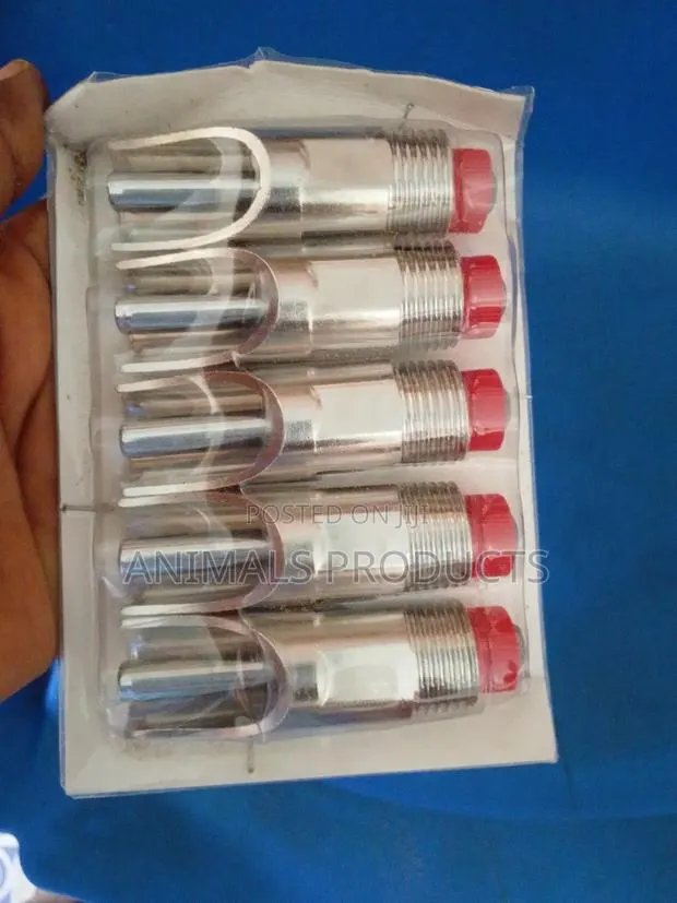 Pig Automatic Water Nipples · Photo 1