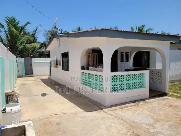 2bdrm House in Dki Properties, Sakumono for sale · Photo 1