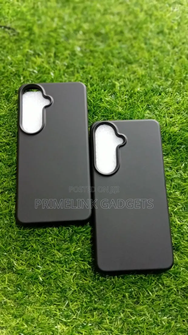 Matte Black Case for Samsung Galaxy S26 · Photo 1