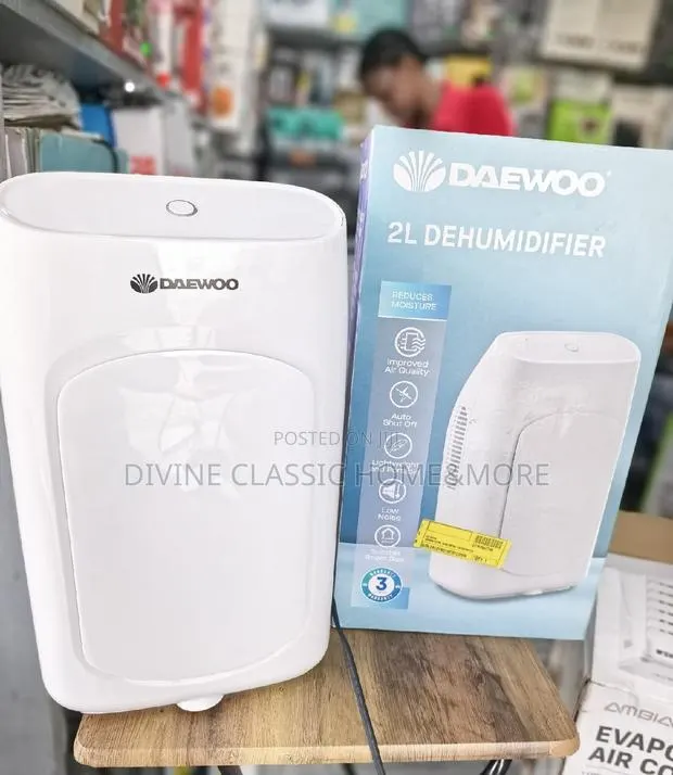2lit Daewoo Dehumidifier · Photo 1