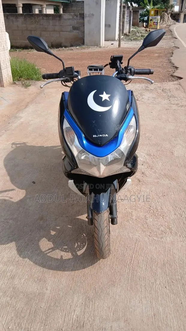 Honda 2013 Blue · Photo 1