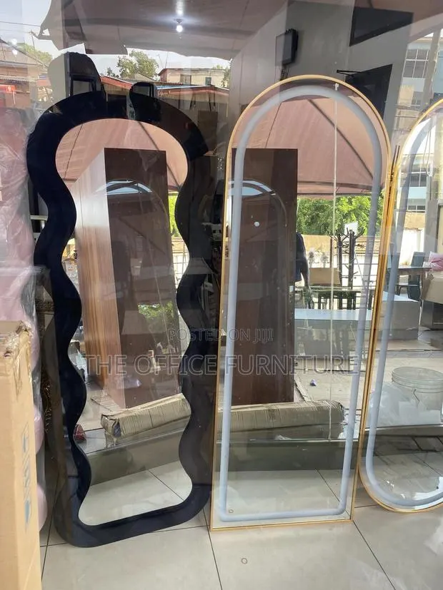 Salon Mirrors (Led) · Photo 1