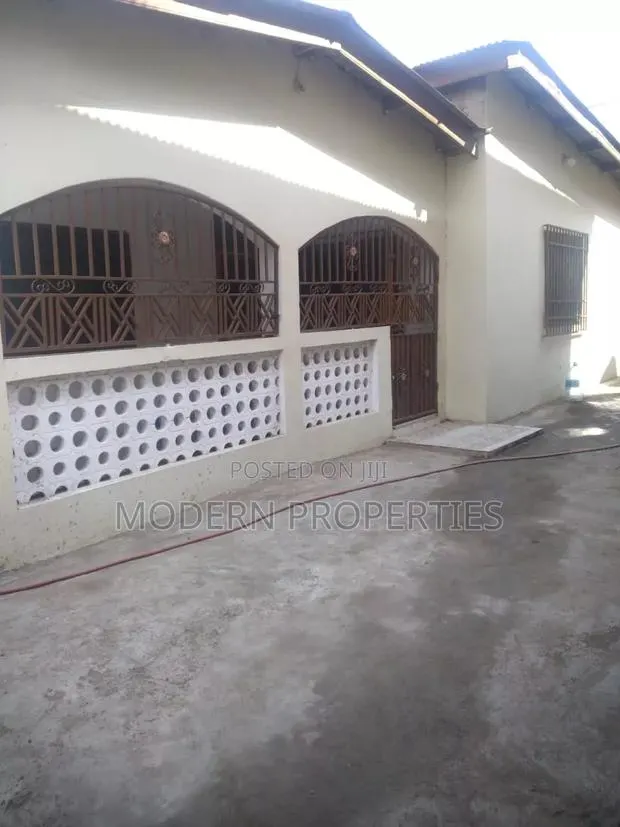3bdrm House in Modern Properties, Teshie-Nungua Estates for rent · Photo 1